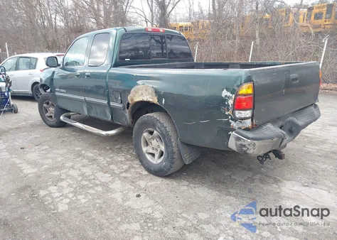 2000 Toyota Tundra Sr5 V8 z USA, uszkodzony, nr VIN 5TBBT4413YS052489